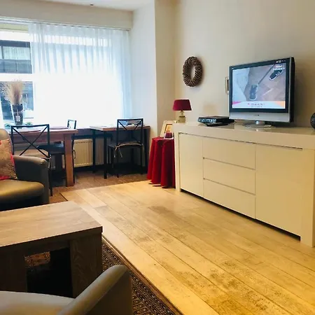 Gelijkvloers 2 Slaapkamer Centrum *